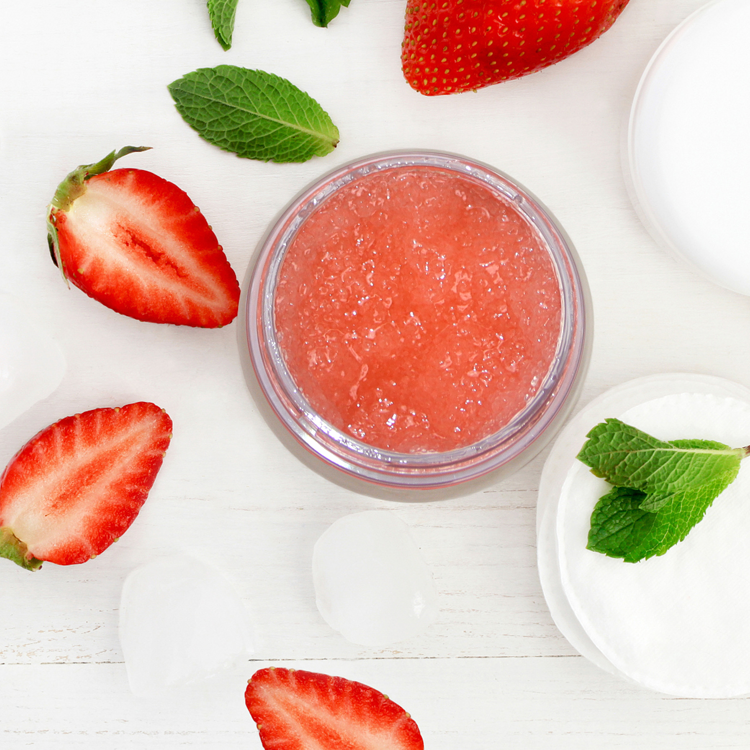 Lightening Exfoliator Strawberry Sugar Lip Scrub
